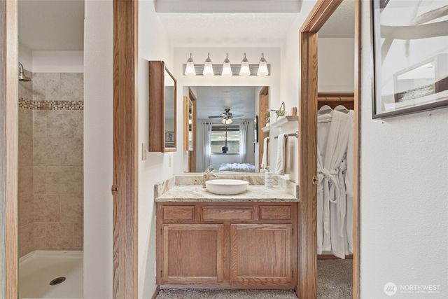 10712 NW 30th Court, Vancouver, WA 98685