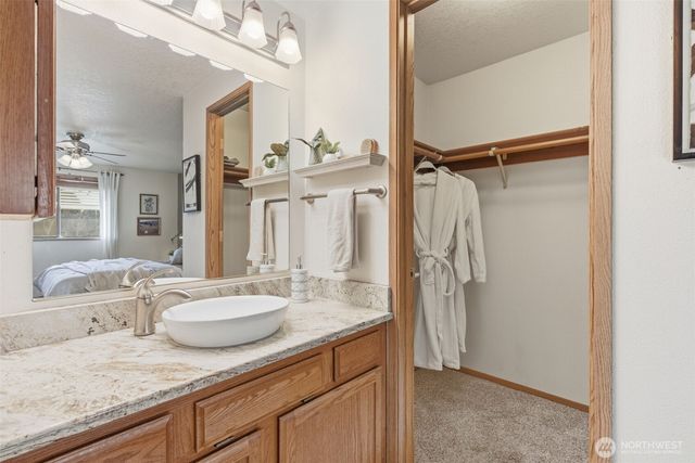 10712 NW 30th Court, Vancouver, WA 98685