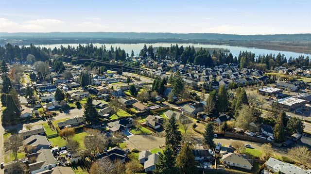 10712 NW 30th Court, Vancouver, WA 98685