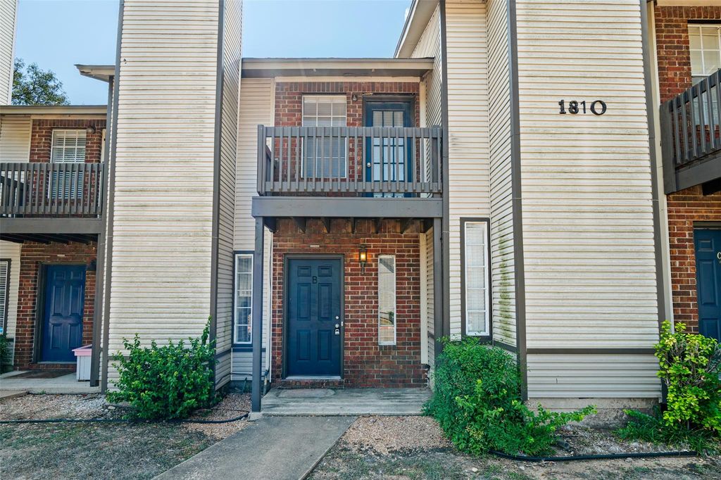 1810 River Crossing CIR B, Austin, TX 78741