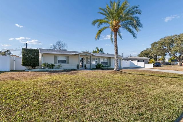 5112 58TH WAY N, Kenneth City, FL 33709