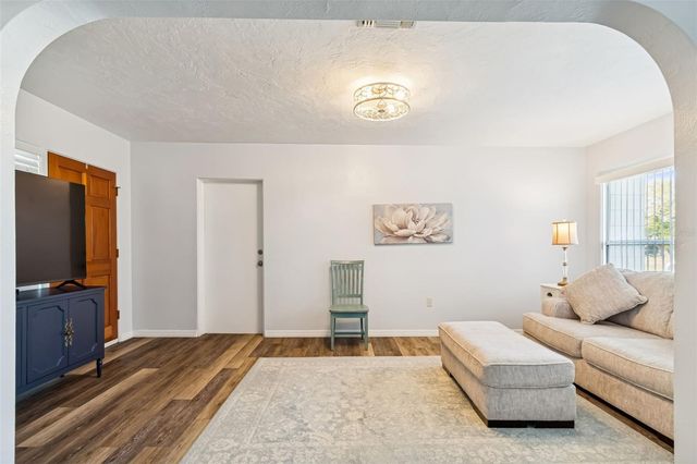 5112 58TH WAY N, Kenneth City, FL 33709