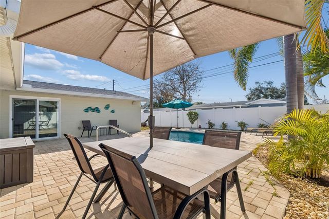 5112 58TH WAY N, Kenneth City, FL 33709