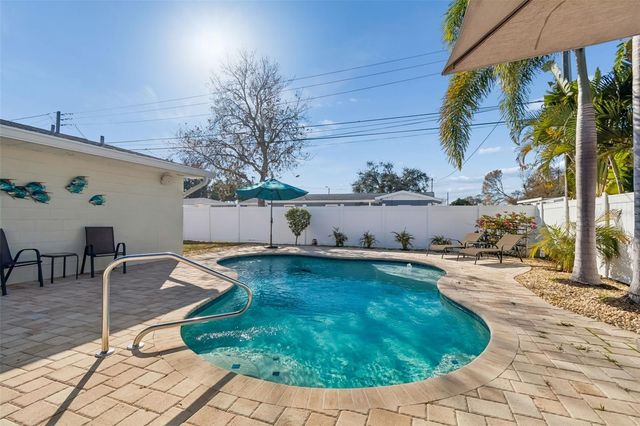 5112 58TH WAY N, Kenneth City, FL 33709