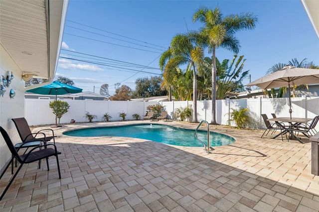 5112 58TH WAY N, Kenneth City, FL 33709