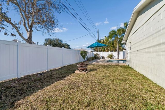 5112 58TH WAY N, Kenneth City, FL 33709