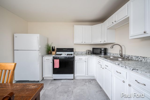 924 Hall Street Se, City Of Grand Rapids, MI 49507
