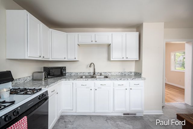 924 Hall Street Se, City Of Grand Rapids, MI 49507