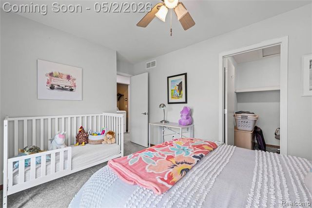 961 Cedar Oaks Trail, White Lake, MI 48386