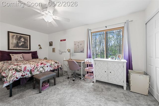 961 Cedar Oaks Trail, White Lake, MI 48386