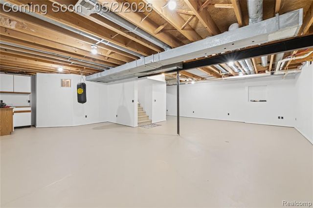 961 Cedar Oaks Trail, White Lake, MI 48386