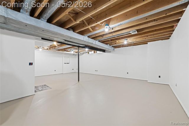 961 Cedar Oaks Trail, White Lake, MI 48386