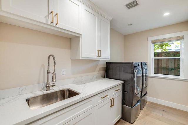 2886 Emerson Street, Palo Alto, CA 94306