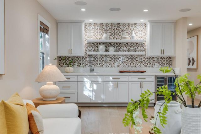 2886 Emerson Street, Palo Alto, CA 94306