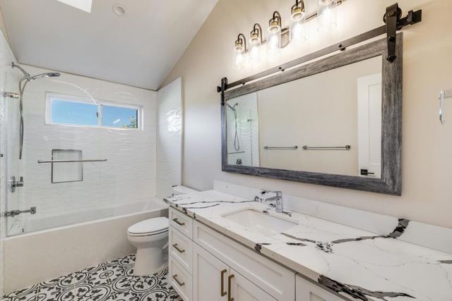 2886 Emerson Street, Palo Alto, CA 94306