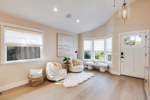 2886 Emerson Street, Palo Alto, CA 94306