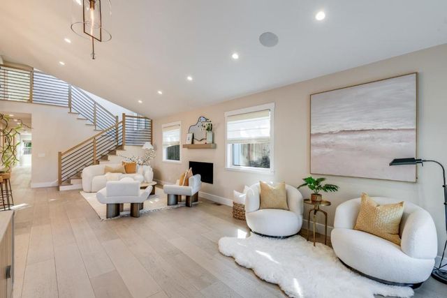 2886 Emerson Street, Palo Alto, CA 94306