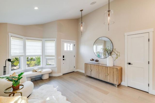 2886 Emerson Street, Palo Alto, CA 94306