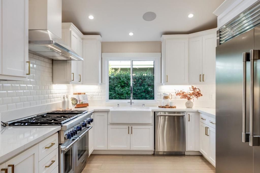 Image 12 of property listing at 2886 Emerson Street, Palo Alto, CA 94306