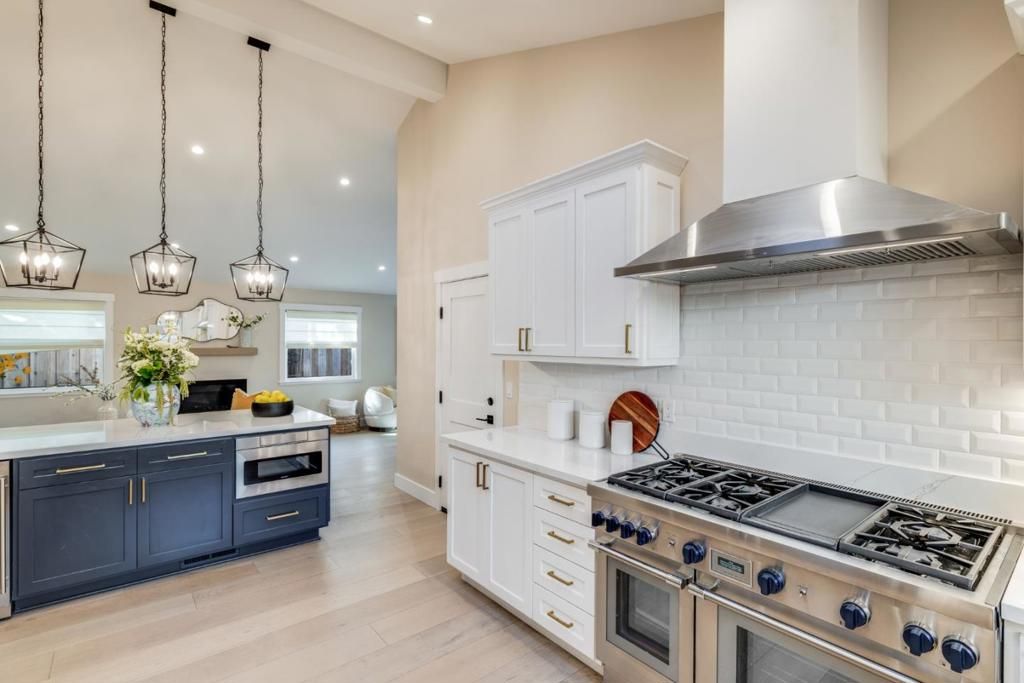 Image 13 of property listing at 2886 Emerson Street, Palo Alto, CA 94306