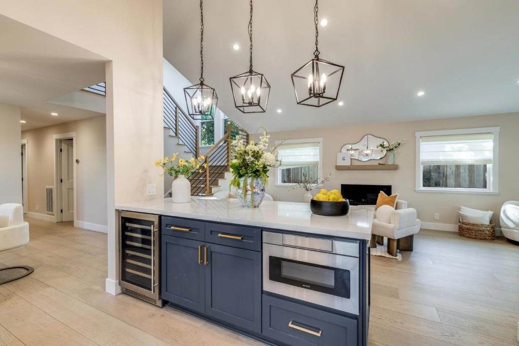 Image 14 of property listing at 2886 Emerson Street, Palo Alto, CA 94306