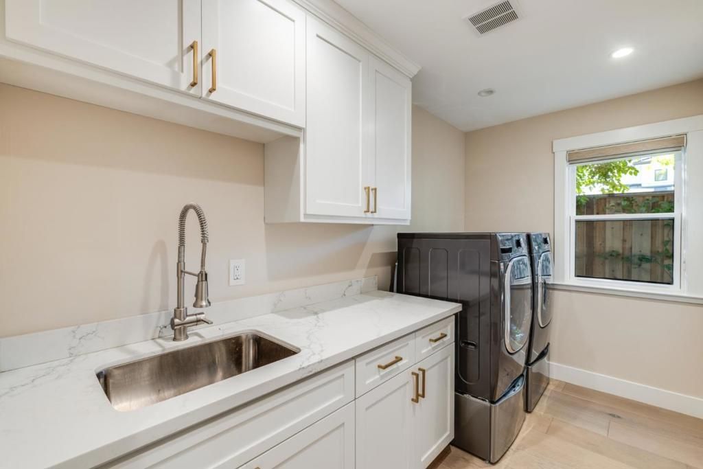 Image 18 of property listing at 2886 Emerson Street, Palo Alto, CA 94306