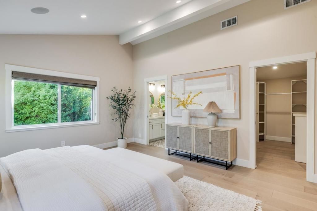 Image 26 of property listing at 2886 Emerson Street, Palo Alto, CA 94306