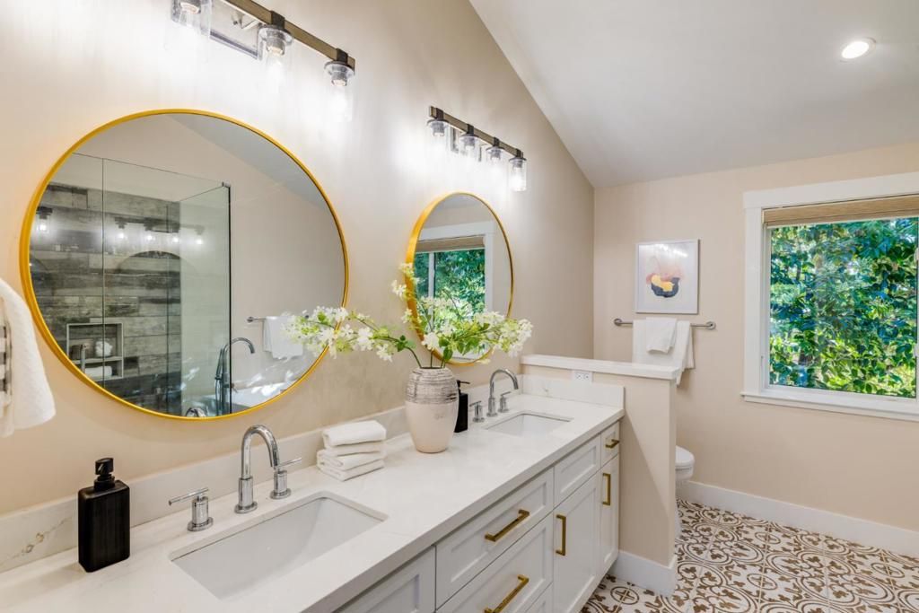 Image 27 of property listing at 2886 Emerson Street, Palo Alto, CA 94306
