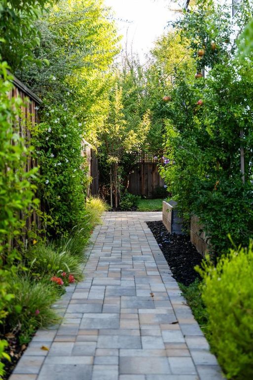 Image 32 of property listing at 2886 Emerson Street, Palo Alto, CA 94306