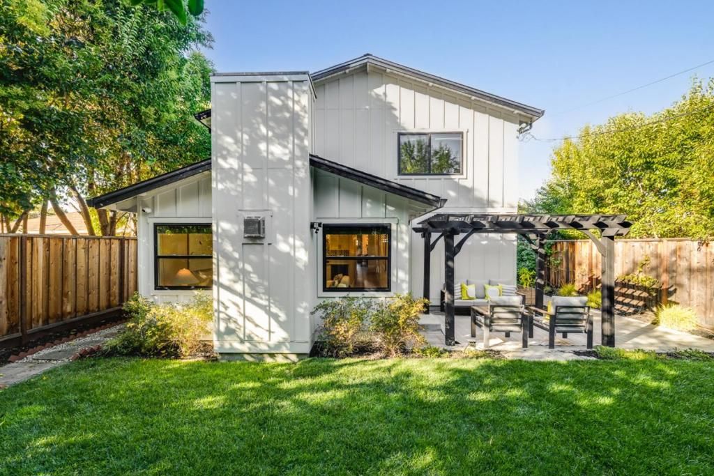 Image 34 of property listing at 2886 Emerson Street, Palo Alto, CA 94306