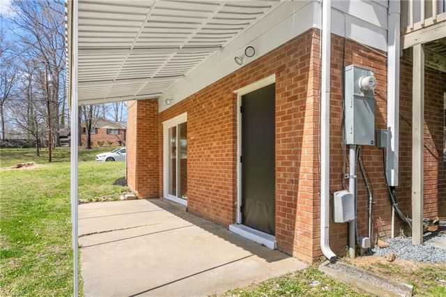 3005 Twin Lakes Drive, Greensboro, NC 27407