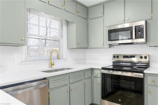 3005 Twin Lakes Drive, Greensboro, NC 27407