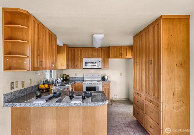 3701 Ridgemont Way, Bellingham, WA 98226