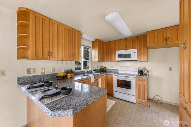 3701 Ridgemont Way, Bellingham, WA 98226