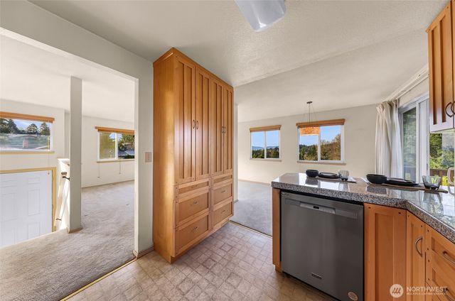 3701 Ridgemont Way, Bellingham, WA 98226