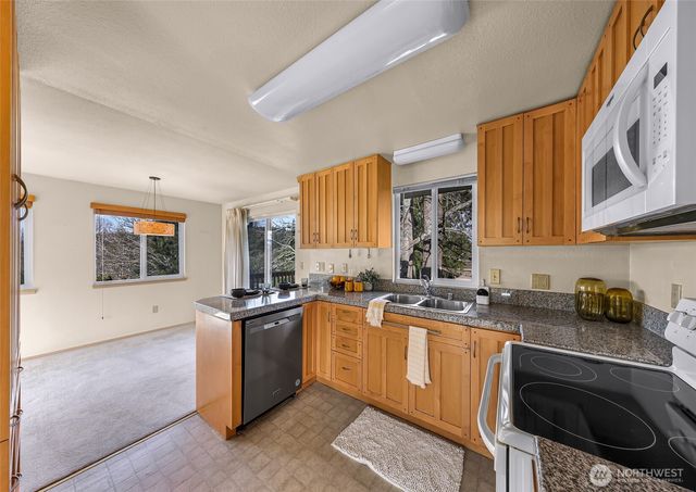 3701 Ridgemont Way, Bellingham, WA 98226