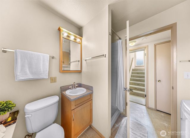 3701 Ridgemont Way, Bellingham, WA 98226