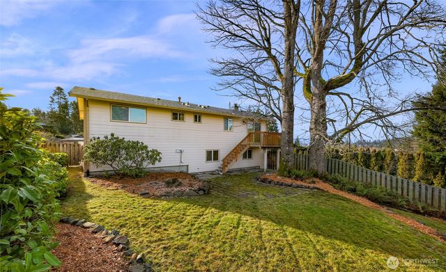 3701 Ridgemont Way, Bellingham, WA 98226