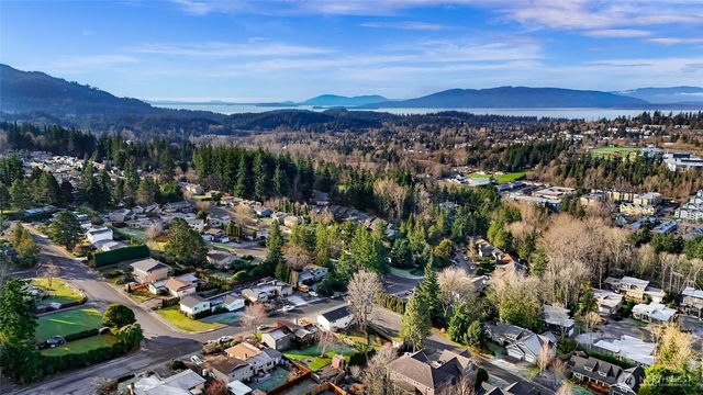 3701 Ridgemont Way, Bellingham, WA 98226