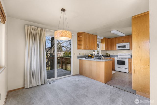 3701 Ridgemont Way, Bellingham, WA 98226