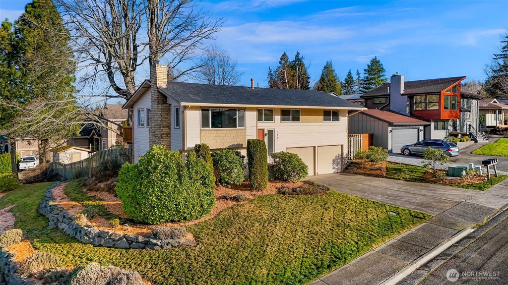 3701 Ridgemont Way, Bellingham, WA 98226
