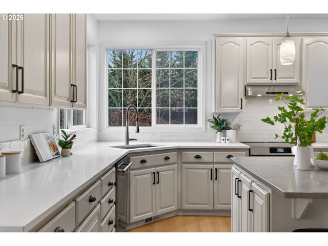 13539 Se SCOTT CREEK Ln, Happy Valley, OR 97086