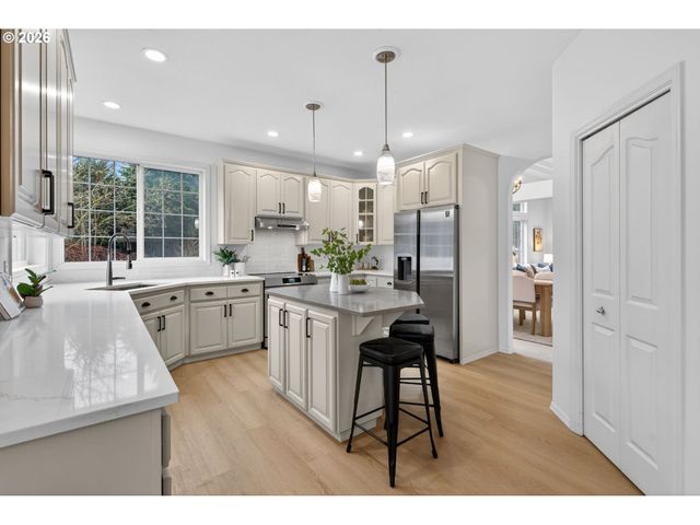 13539 Se SCOTT CREEK Ln, Happy Valley, OR 97086