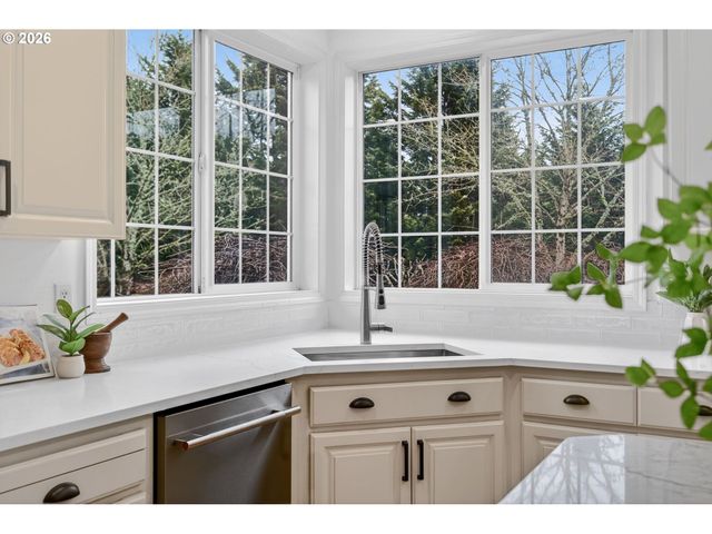 13539 Se SCOTT CREEK Ln, Happy Valley, OR 97086