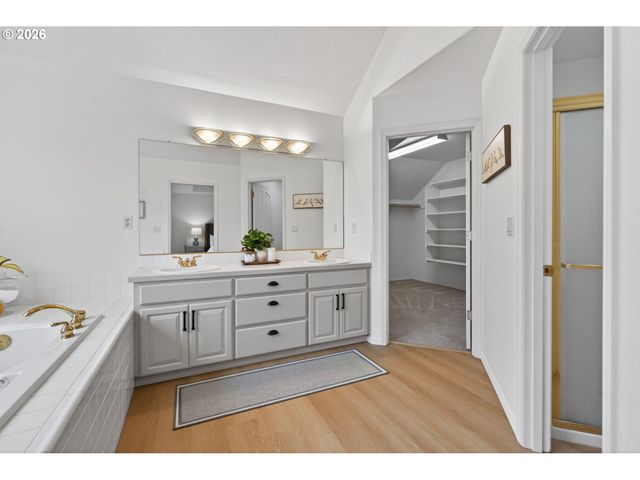 13539 Se SCOTT CREEK Ln, Happy Valley, OR 97086