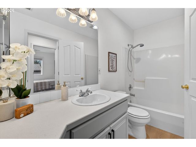 13539 Se SCOTT CREEK Ln, Happy Valley, OR 97086