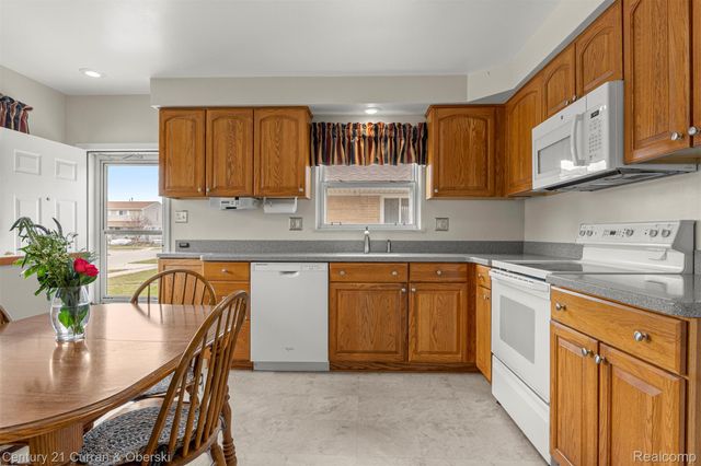 20025 Valera Street, St. Clair Shores, MI 48080