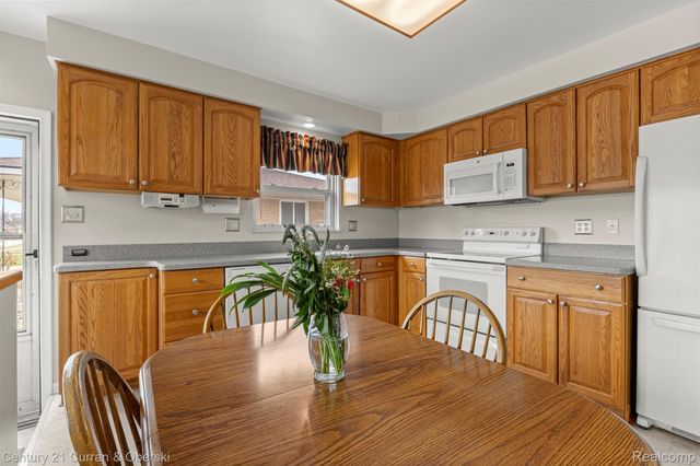 20025 Valera Street, St. Clair Shores, MI 48080