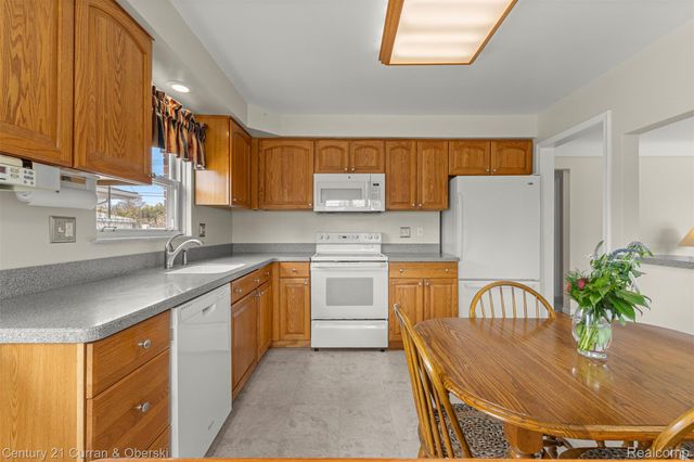 20025 Valera Street, St. Clair Shores, MI 48080