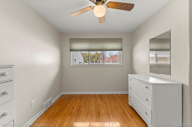 20025 Valera Street, St. Clair Shores, MI 48080